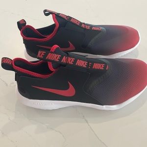 Nike Flex Runner, Youth 6.5, new in box